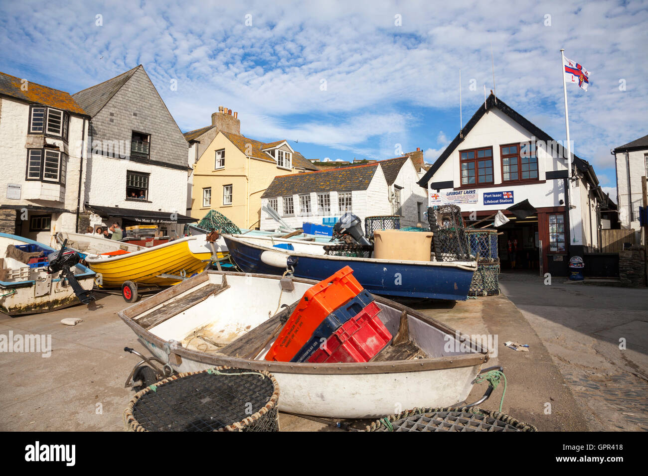 Port Isaac, Cornwall, England, Regno Unito Il fittizio villaggio di Port Wenn in ITV Doc Martin serie. Foto Stock