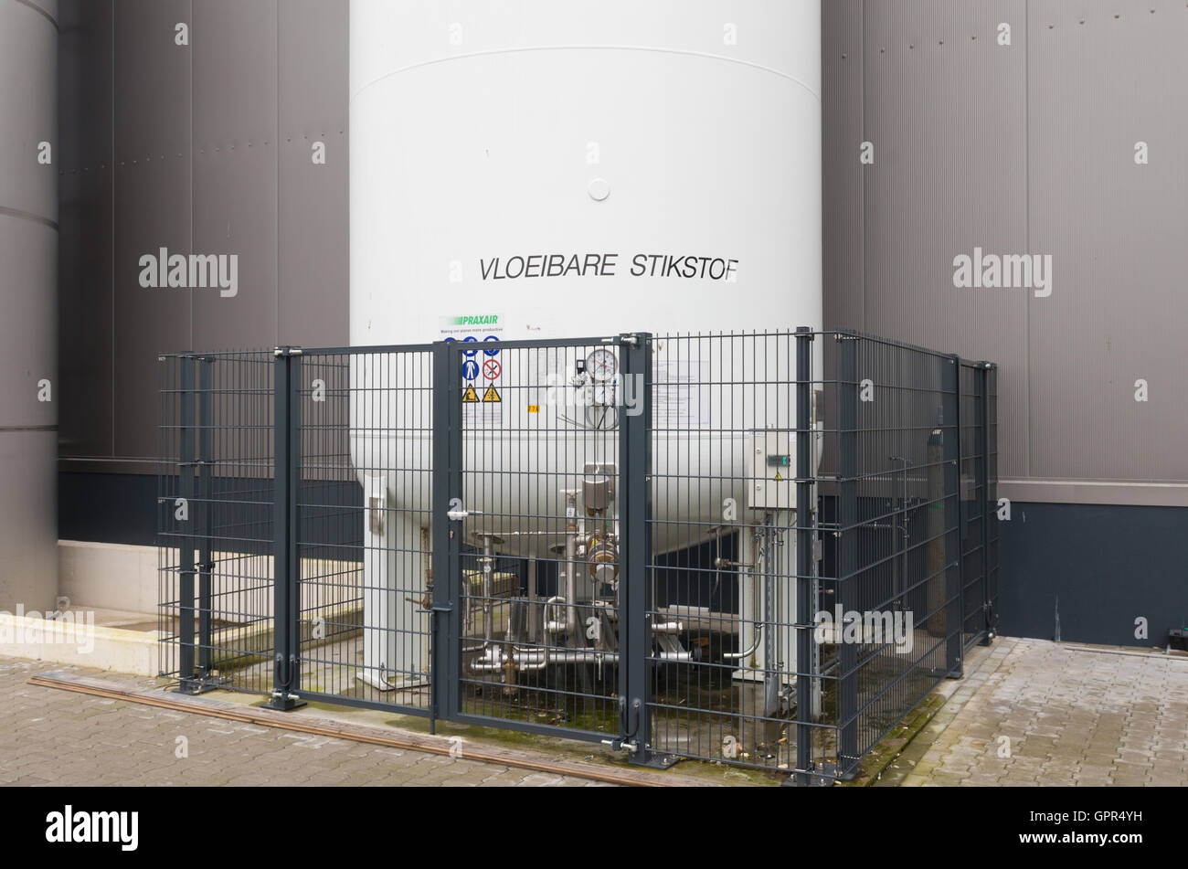 Primo piano di un silo riempito con azoto liquido (vloeibare stikstof) Foto Stock