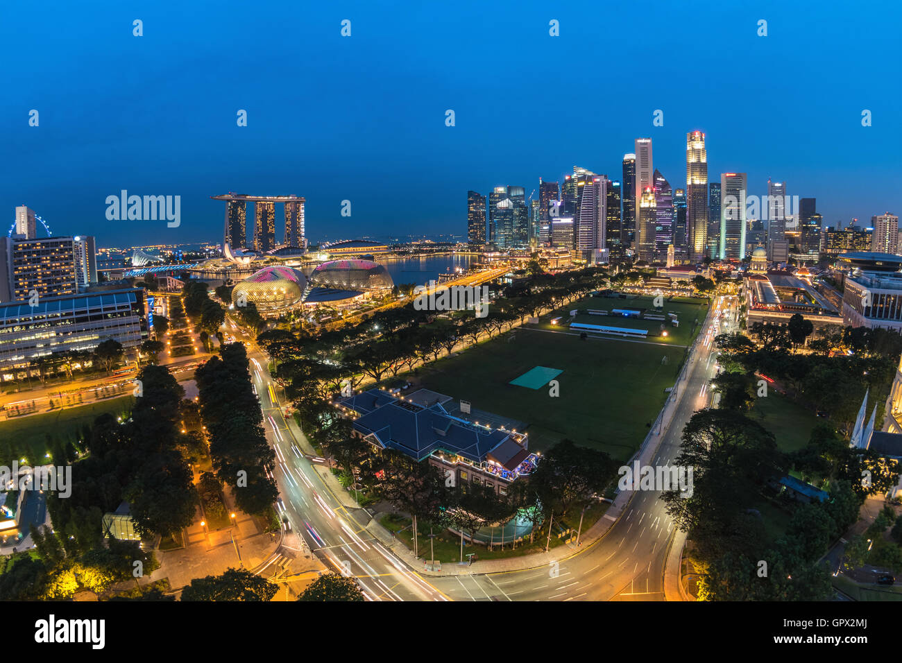 Singapore skyline della città di notte Foto Stock