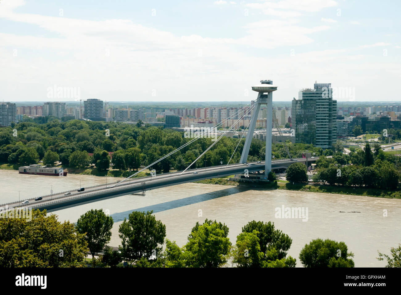 SNP Bridge (Ponte UFO) - Bratislava - Slovacchia Foto Stock