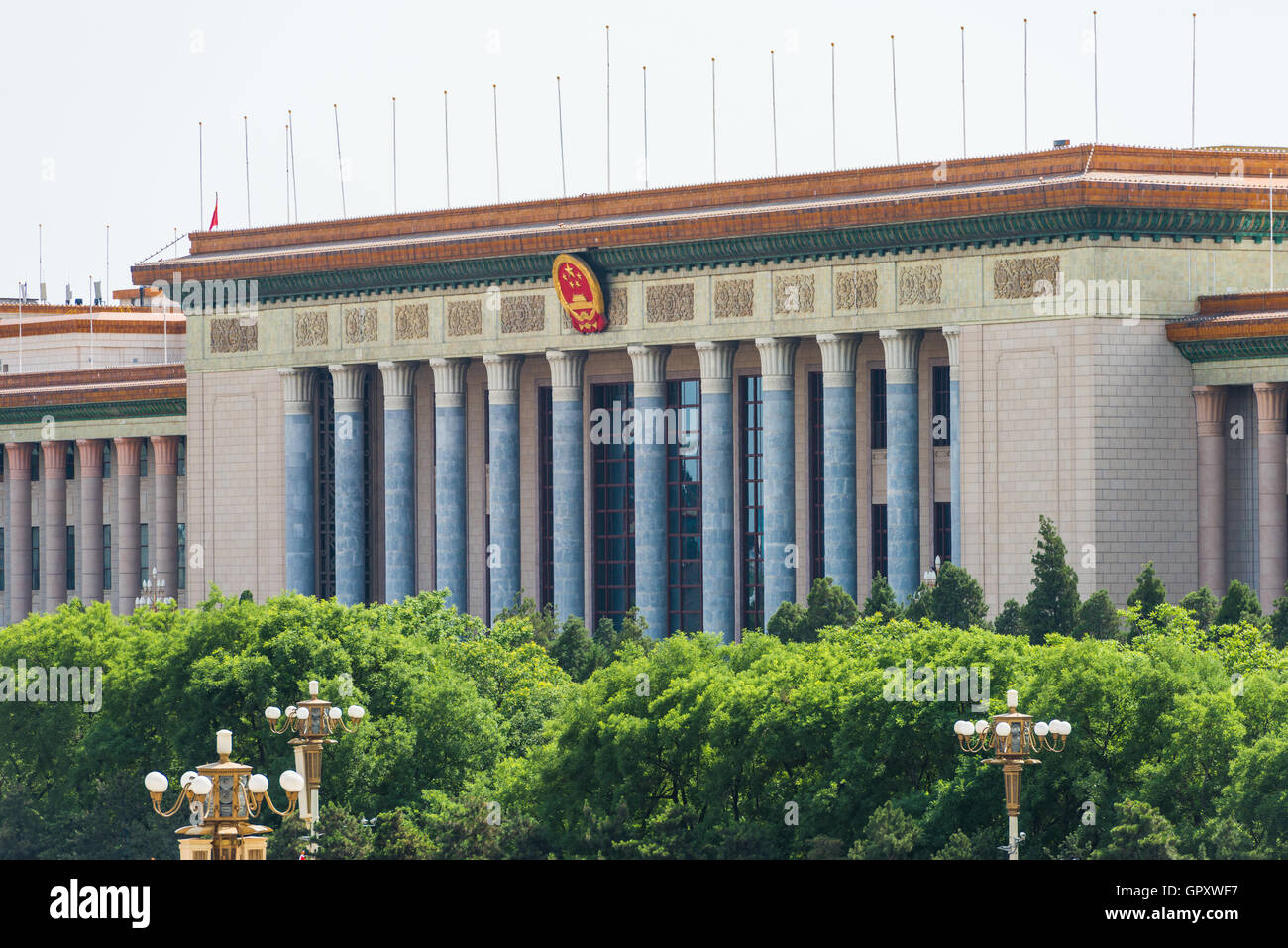 Grande Sala del Popolo alla piazza Tiananmen (Porta della Pace Celeste), una grande piazza della città nel centro di Pechino, Cina Foto Stock