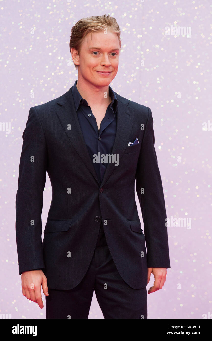 Londra, Regno Unito. Il 5 settembre 2016. Attore Freddie Fox. VIP tappeto rosso arrivi per la prima mondiale del film Bridget Jones il bambino nel quadrato di Leicester, Londra. Credito: Bettina Strenske/Alamy Live News Foto Stock