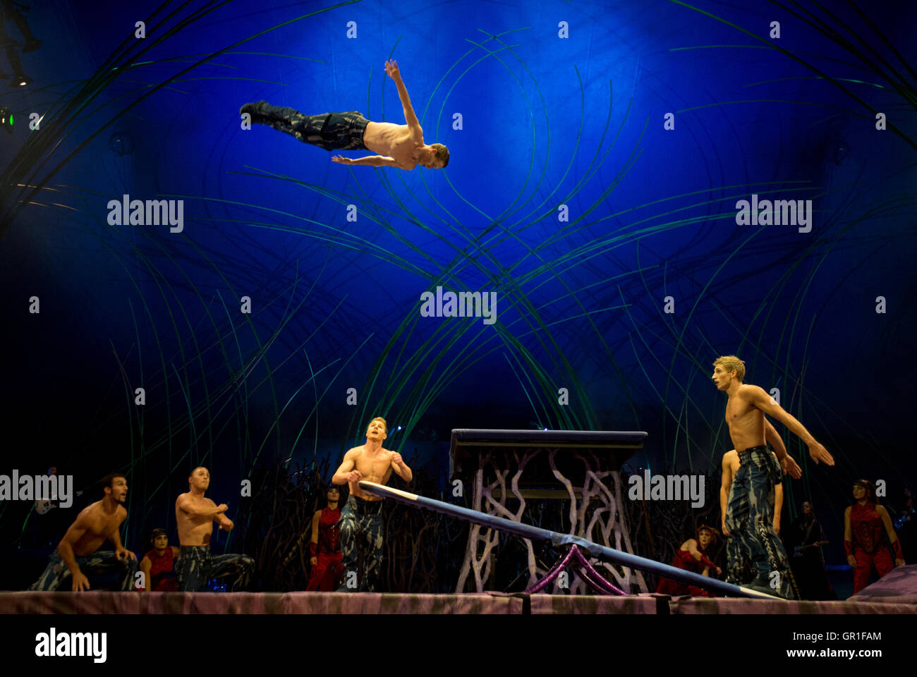 Manchester, Regno Unito. Il 6 settembre 2016. Le prove abito / Anteprima del Cirque du Soleil la produzione 'Amaluna' in funzione dal 7 Settembre al 9 ottobre 2016. Credito: Russell Hart/Alamy Live News. Foto Stock