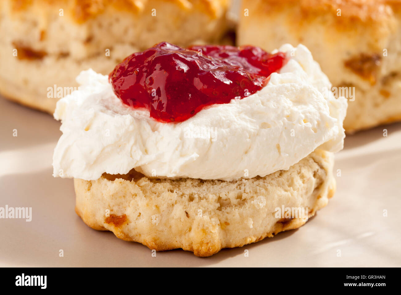 Scone, crema e marmellata Foto Stock