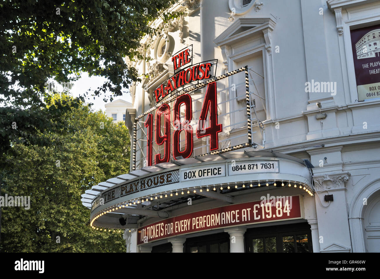 Acclamato adattamento di George Orwell il famoso romanzo 1984 mostra al Playhouse Theatre, London, England, Regno Unito Foto Stock