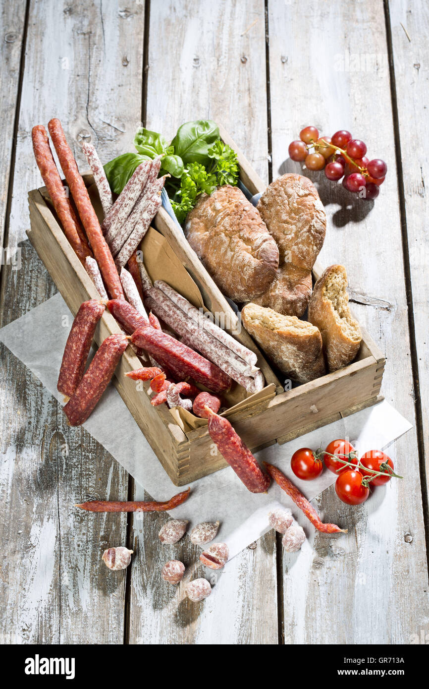 Varietà di salame Foto Stock