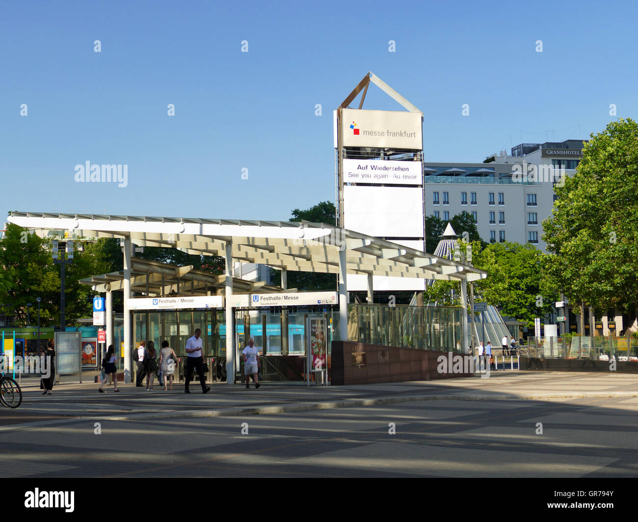 Messe Festhalle stazione metropolitana città finanziario Frankfurt am Main Germania Europa Foto Stock