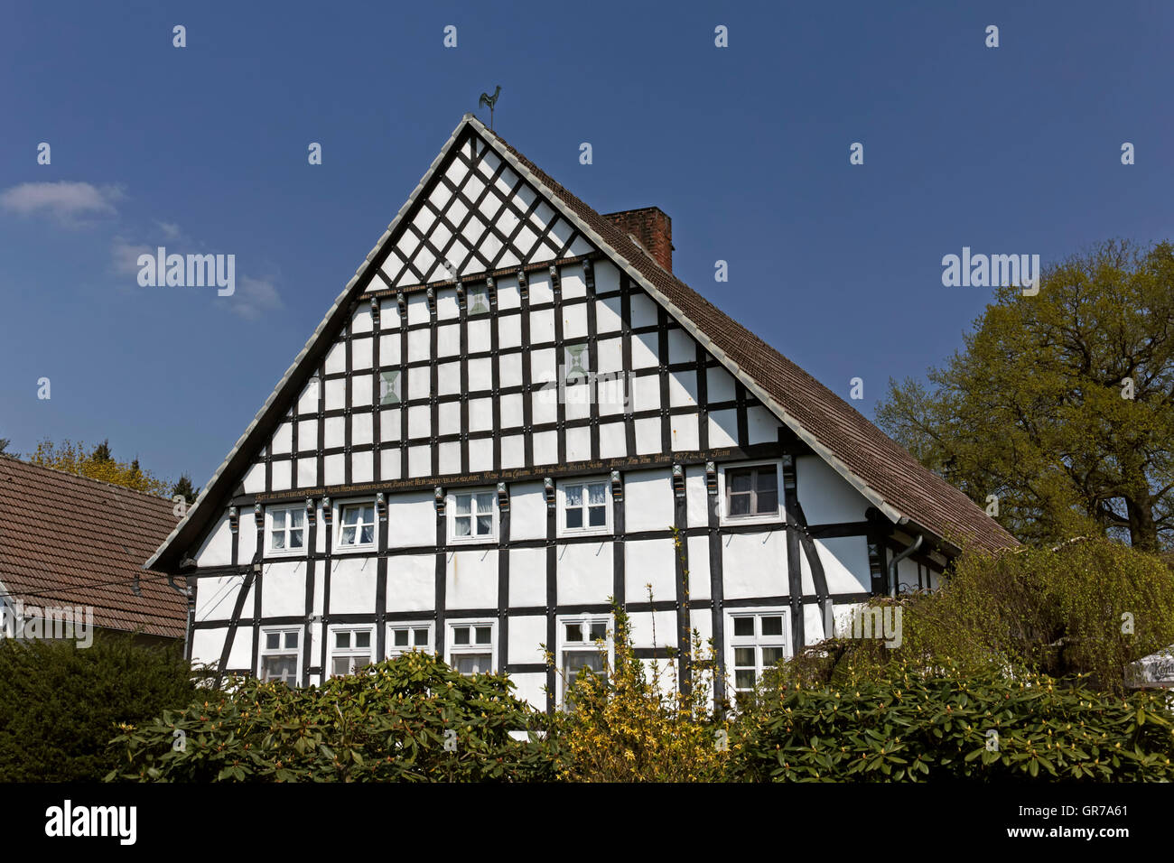 Casa con travi di legno in Bad Iburg, Osnabruecker Land, Germania, Europa Foto Stock