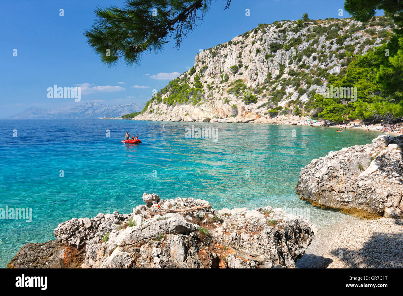 Bella spiaggia di tutta la Riviera di Makarska Makarska in Dalmazia Foto Stock