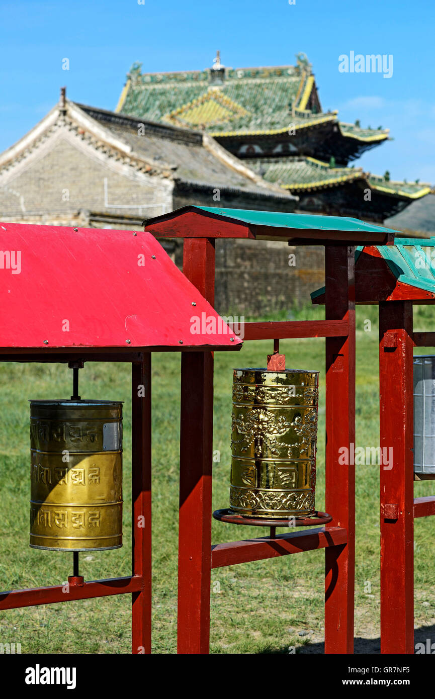 La preghiera buddista Mills, Monastero Erdene Zuu, Charkhorin, Mongolia Foto Stock