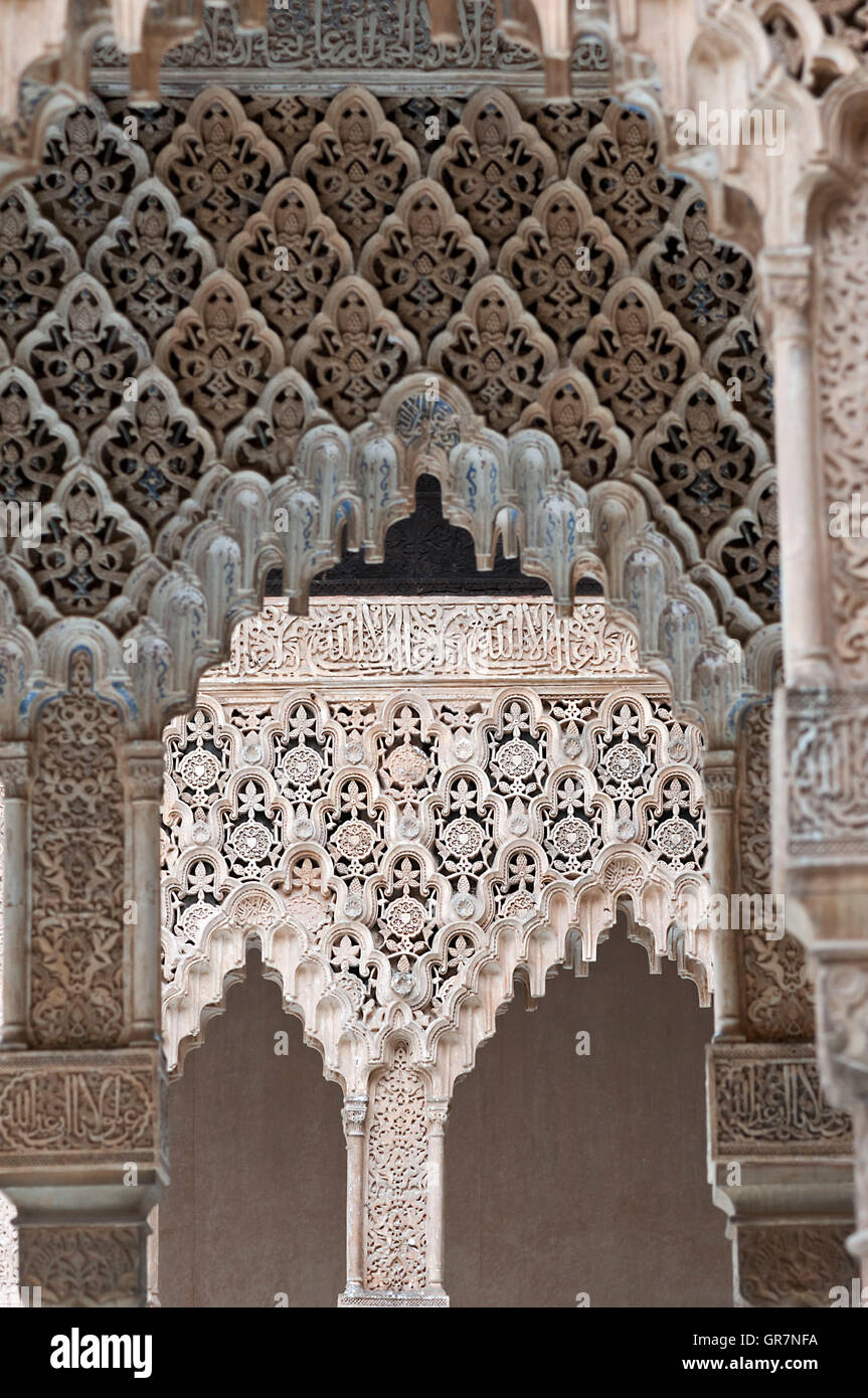 Dettaglio della decorazione Sebka, Ahambra, Granada, Andalusia, Spagna Foto Stock