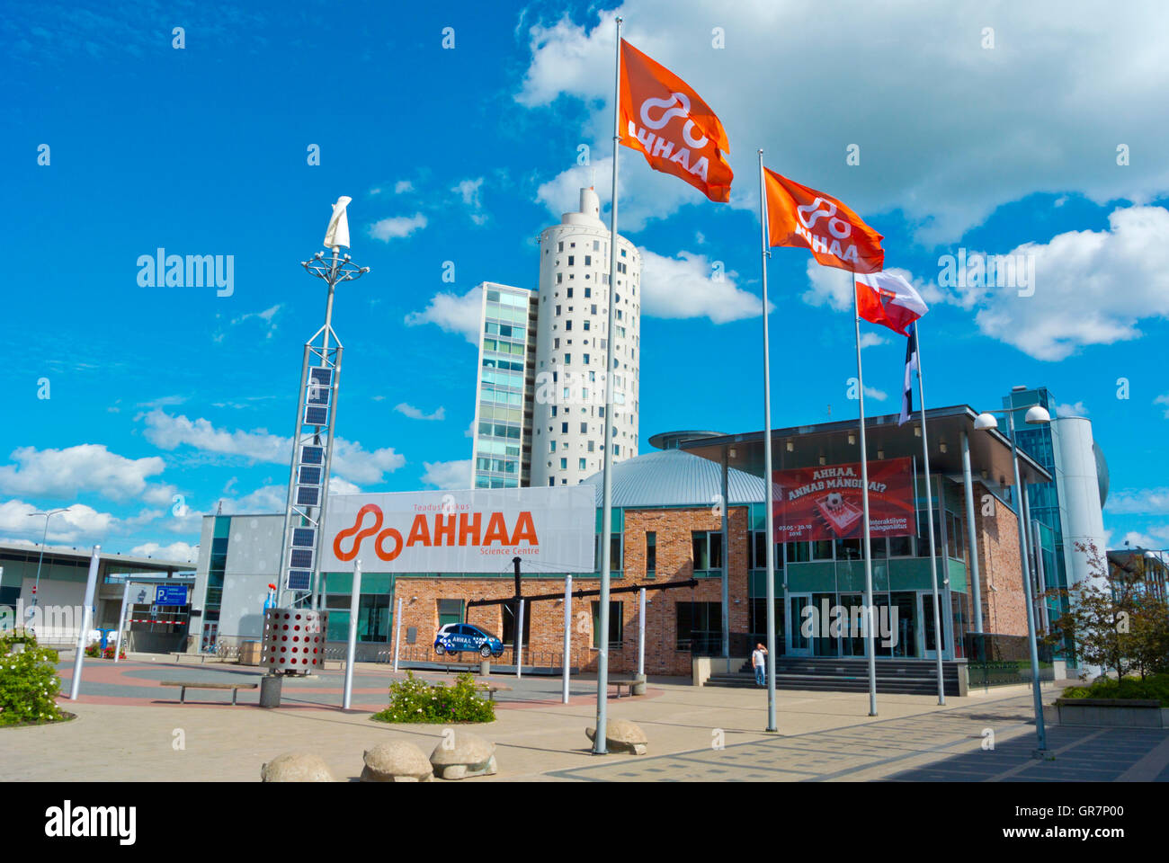 AHHAA teaduskeskus, science center, con Tigutorn lumaca tower, Tartu, Estonia, paesi baltici, Europa Foto Stock