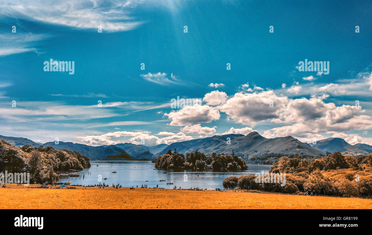Incredibile paesaggio sereno con le montagne e il lago in Cumbria Inghilterra England Foto Stock