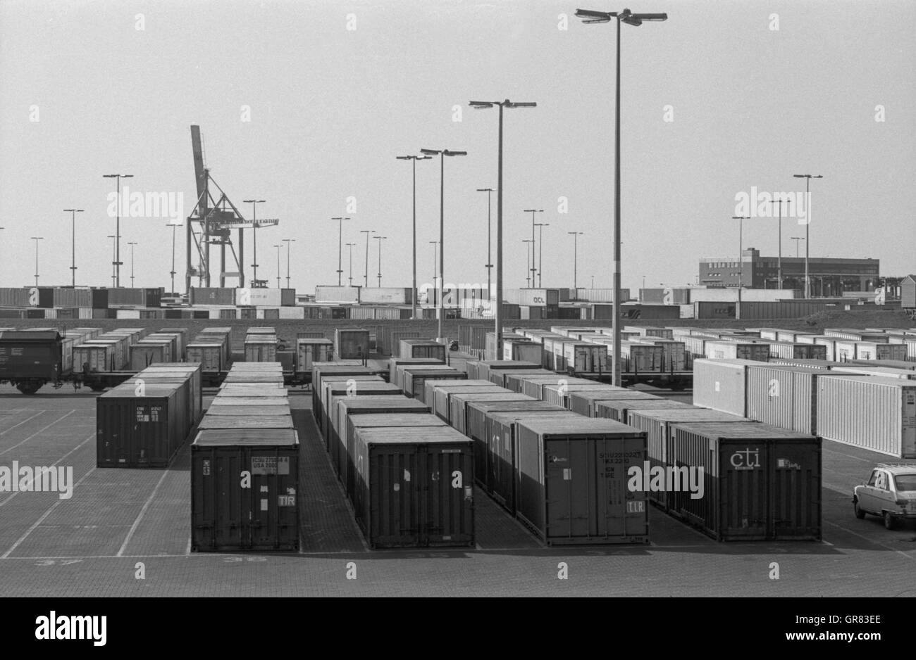 Bremerhaven contenitore porta 1973 BW Foto Stock