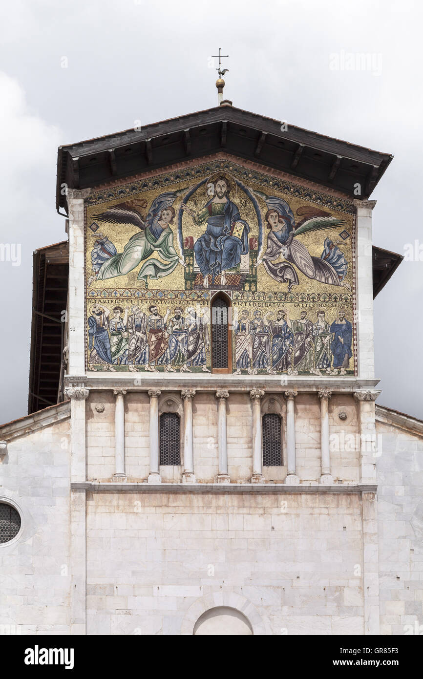 Lucca, Chiesa di San Frediano Chiesa Basilica di San Frediano, Toscana, Italia Foto Stock