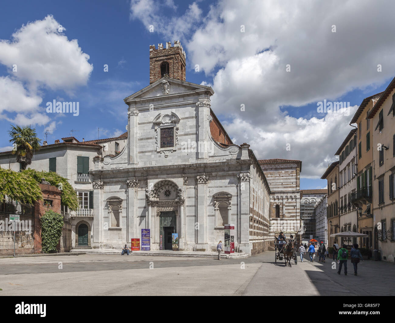 Lucca, la Chiesa e il Battistero di San Giovanni e Santa Reparata, Toscana, Italia Foto Stock