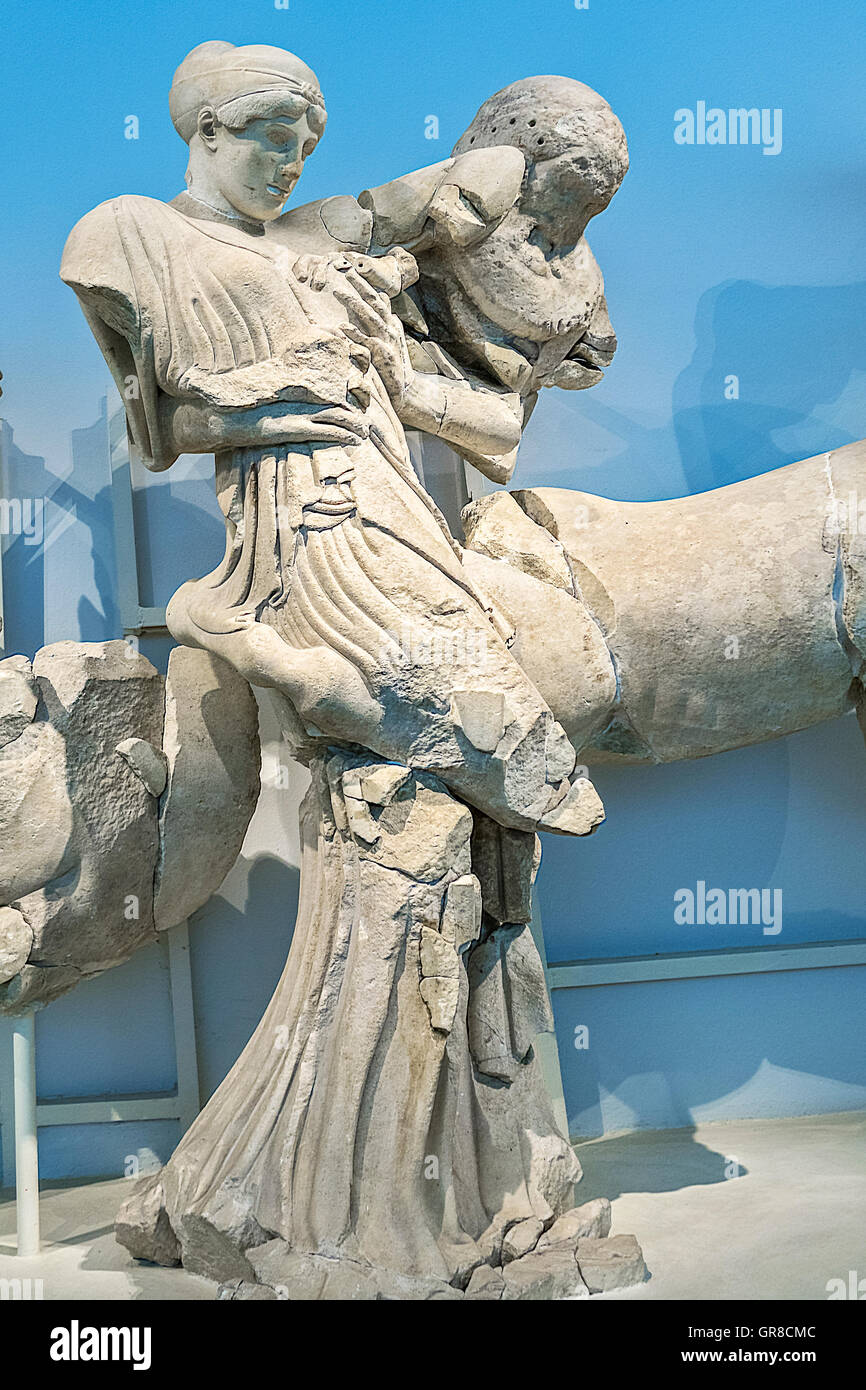 Statue in antico museo Olimpico Katakolon Grecia Foto Stock