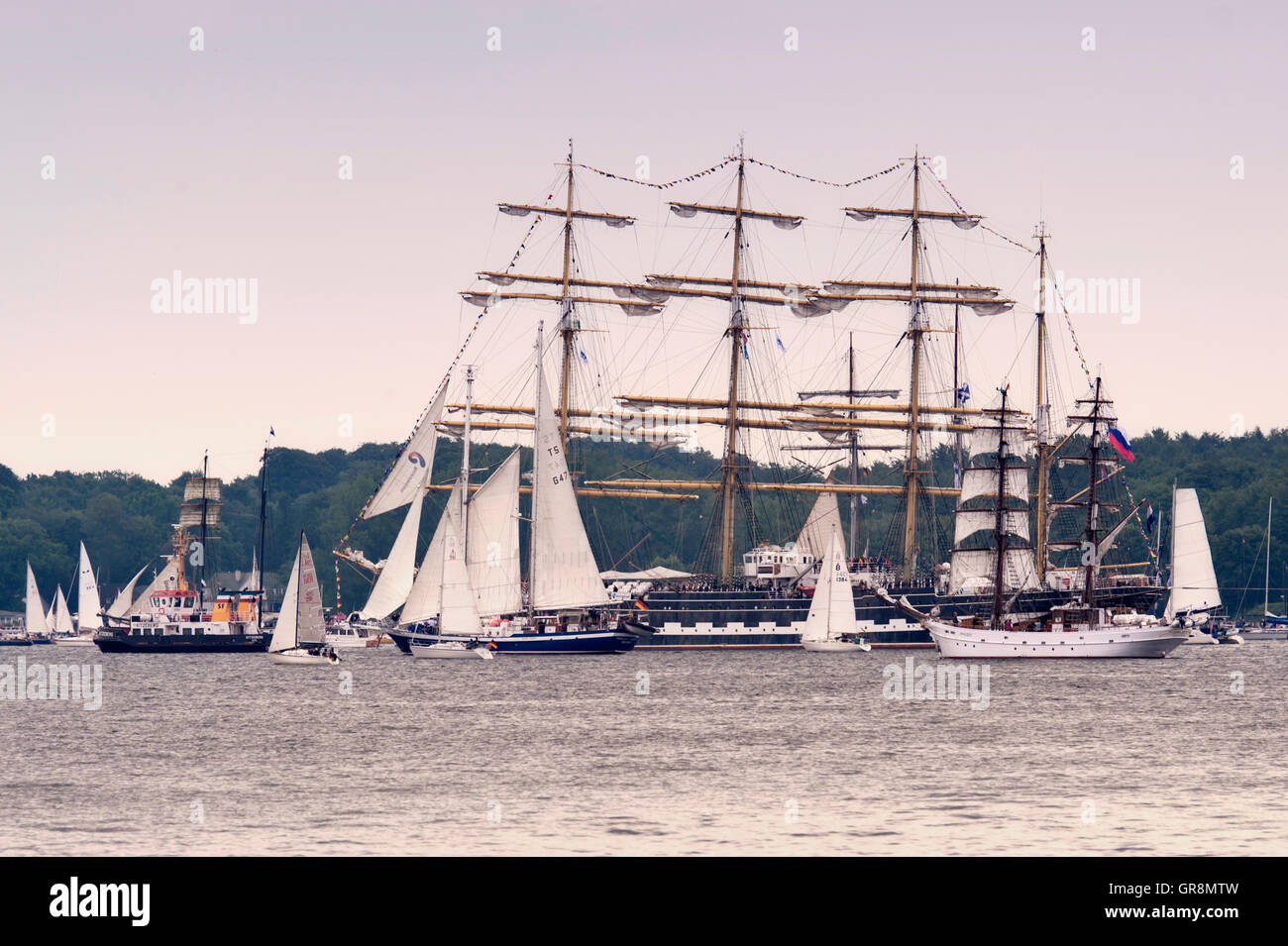 Antivento in pelo Parade sulla settimana di Kiel, Germania, 28 giugno 2014 Foto Stock