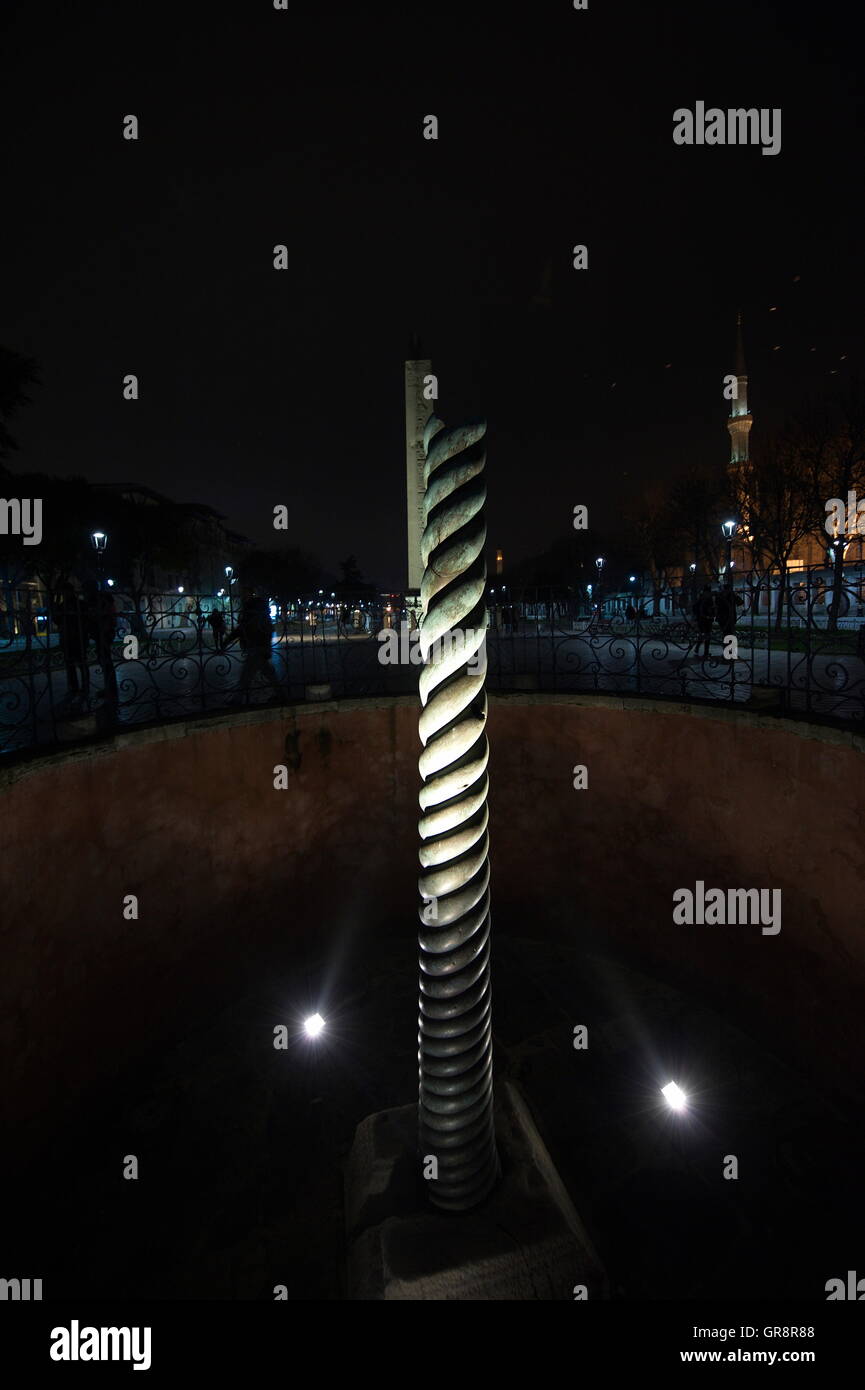 Istanbul-Bronze Colonna Serpentina dal Tempio di Apollo a Delfi a Piazza Sultanahmet Foto Stock