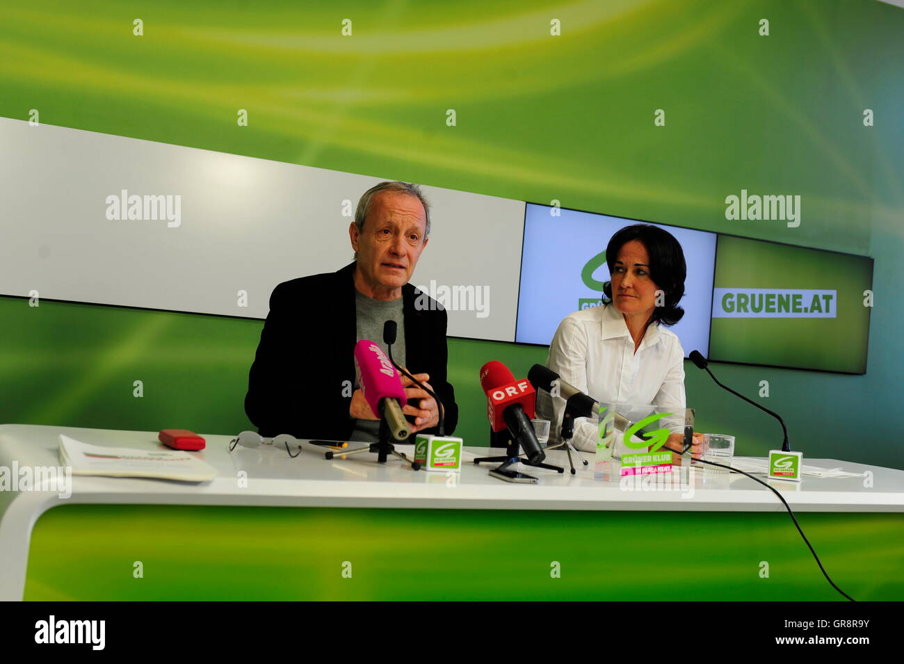Conferenza stampa con Eva Glawischnig, Presidentessa della Green e Peter Pilz, sicurezza portavoce dei Verdi Foto Stock
