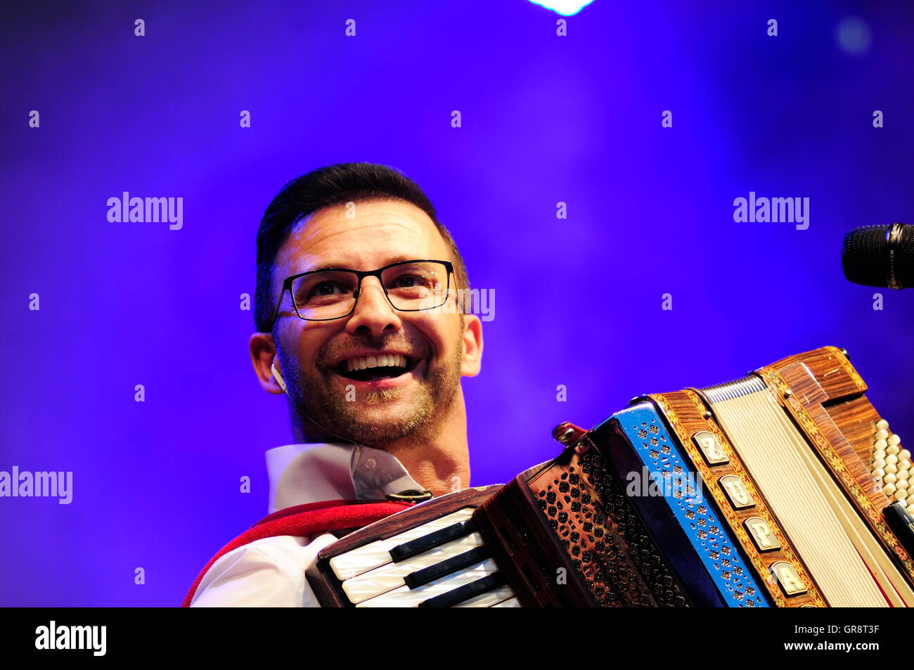 La pop star Marco Ventre sul pop e Oldies Stage Foto Stock