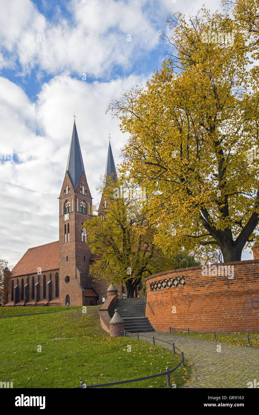 La chiesa del monastero di Santa Trinità e Wichmann Neuruppin Linde, Mecklenburg Foto Stock