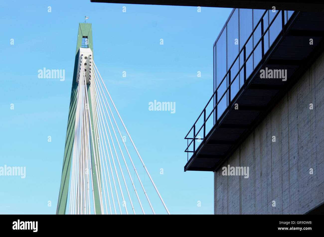 Donaustadtbrücke, Vienna Foto Stock