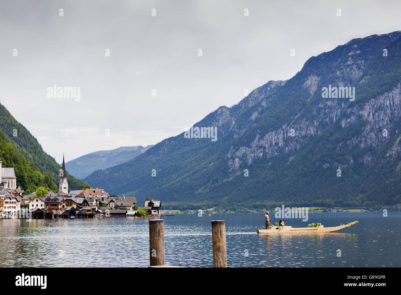 Processione del Corpus Domini sul lago Hallstatt, Hallstatt, Salzkammergut, Austria superiore, Austria, Europa Foto Stock