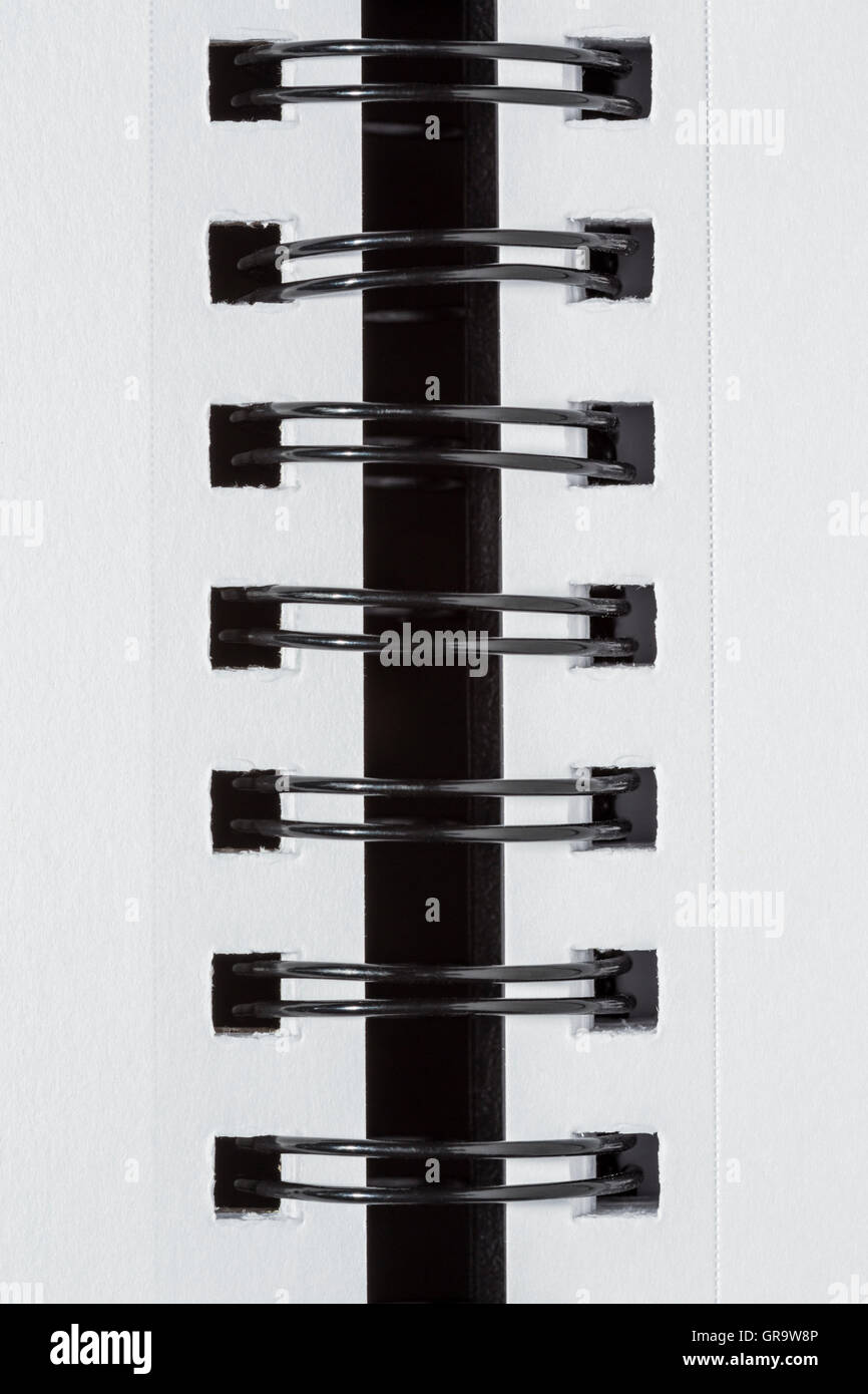 Il filo a spirale libro legato alla colonna vertebrale. Foto Stock