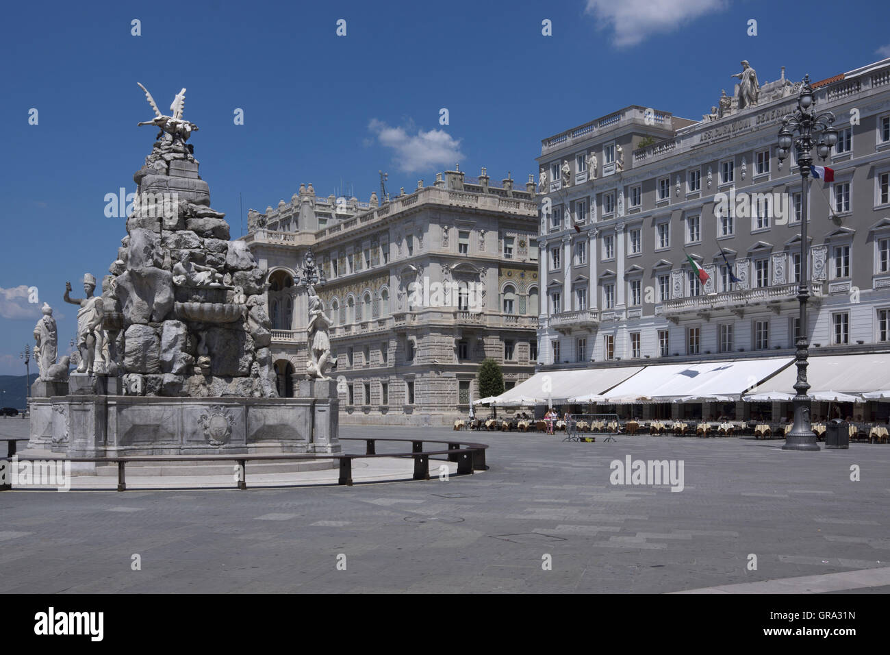 Fontana dei quattro continenti, Fontana sulla Piazza Unita D Italia, Trieste, Italia, Europa Foto Stock