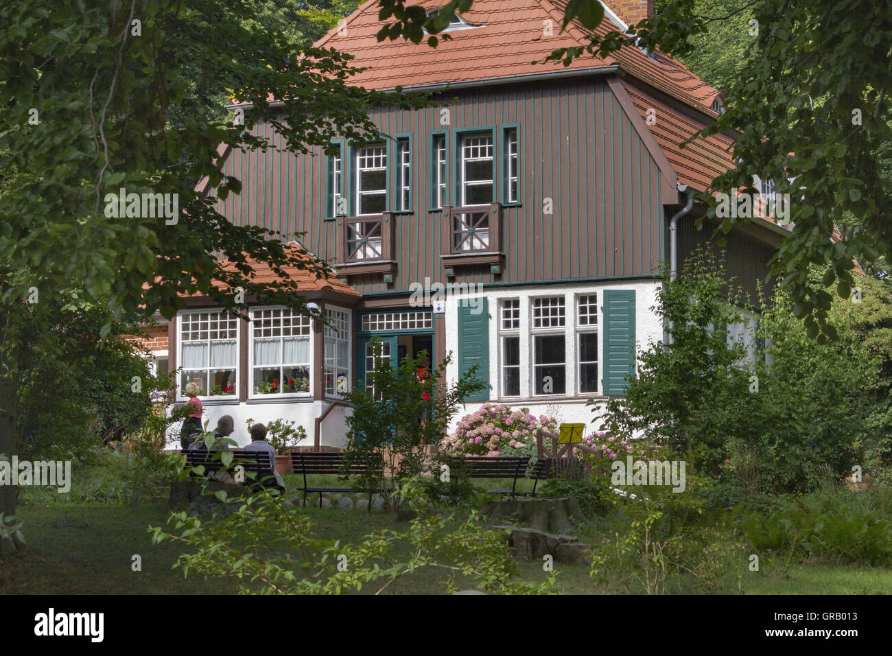 Affaccia sull'entrata del GERHART HAUPTMANN House di Kloster, Dornbusch, Hiddensee Foto Stock