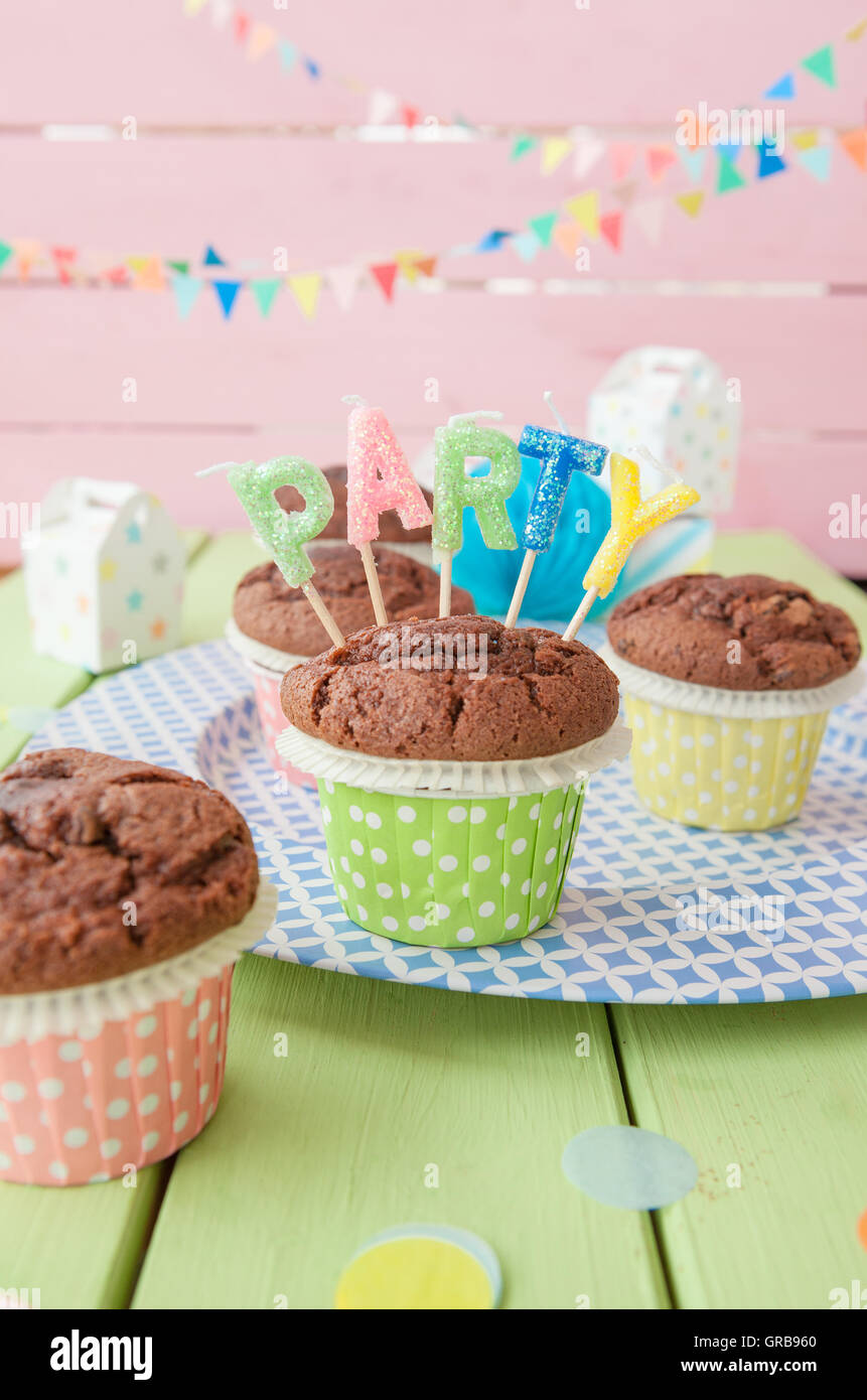 Poco muffin al cioccolato Foto Stock
