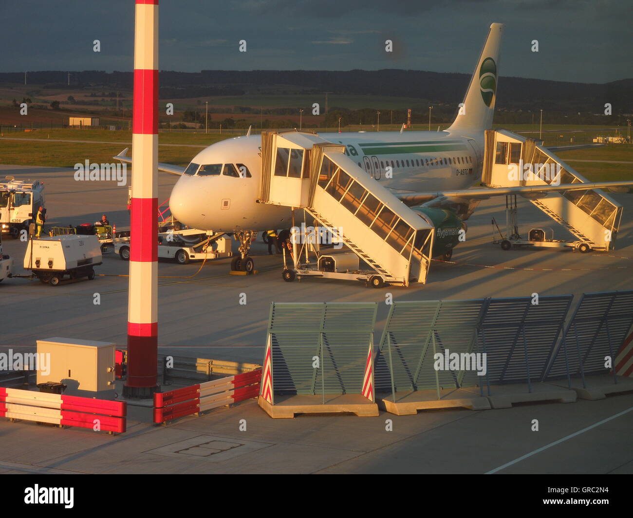 Airbus A319 in posizione di parcheggio al Cassel Airport Foto Stock