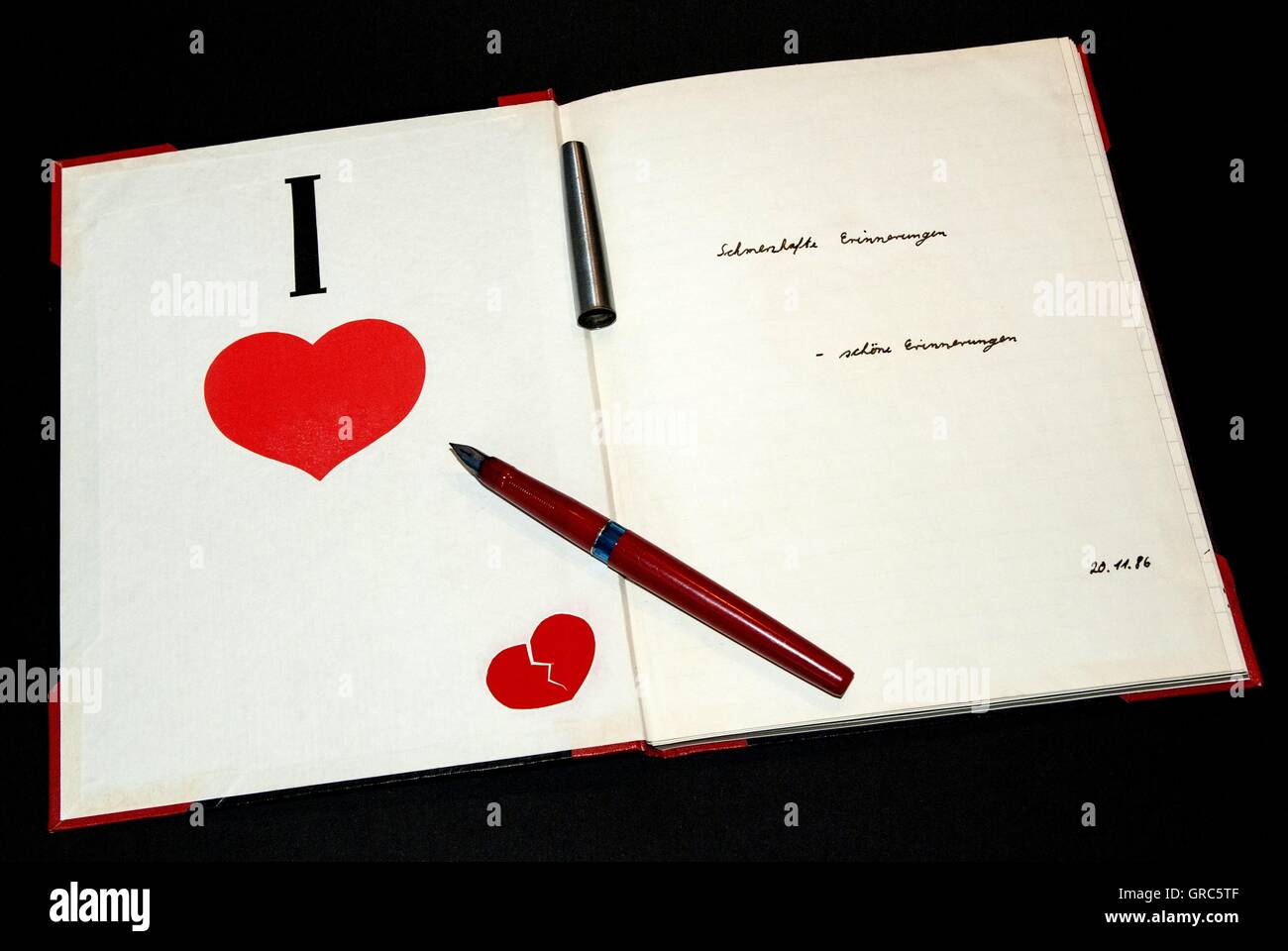 Carta, penna, lettere di amore Foto Stock