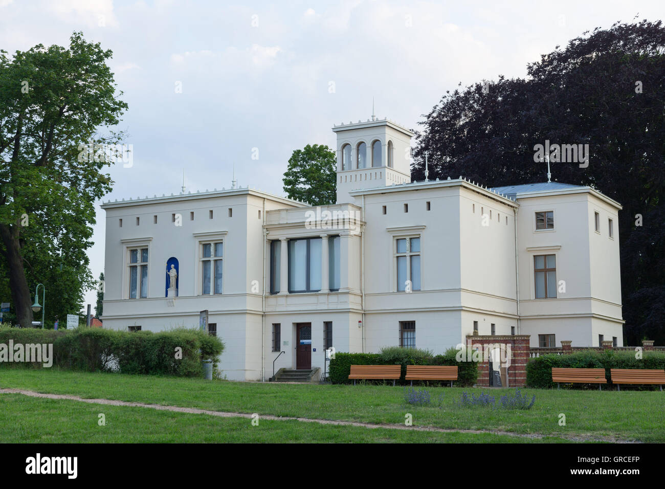 Villa ristrutturata Schöningen presso il ponte di Glienicke Foto Stock