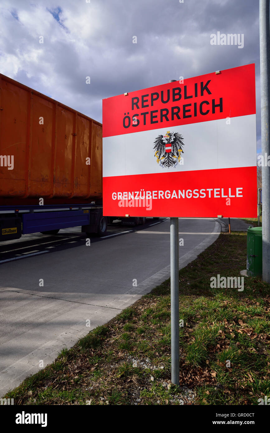 Il controllo di frontiera punto della Repubblica austriaca Foto Stock