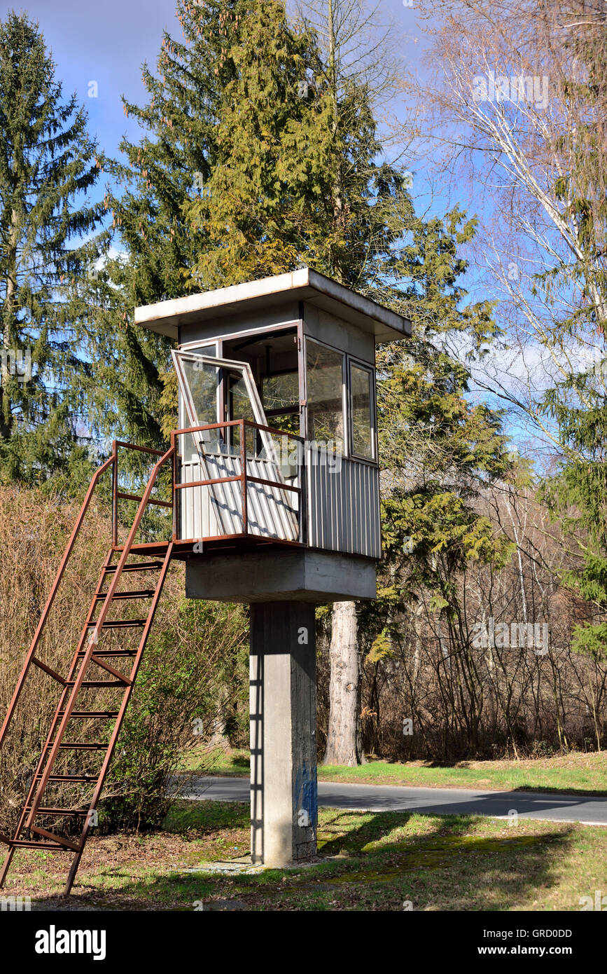 Antica torre di avvistamento presso i valichi di frontiera per Ungheria al valico di frontiera Köszeg dall' Austria Foto Stock