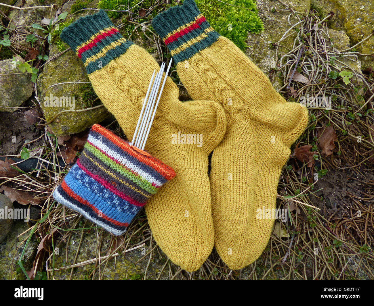 Calze di lana fatti a mano Foto stock - Alamy