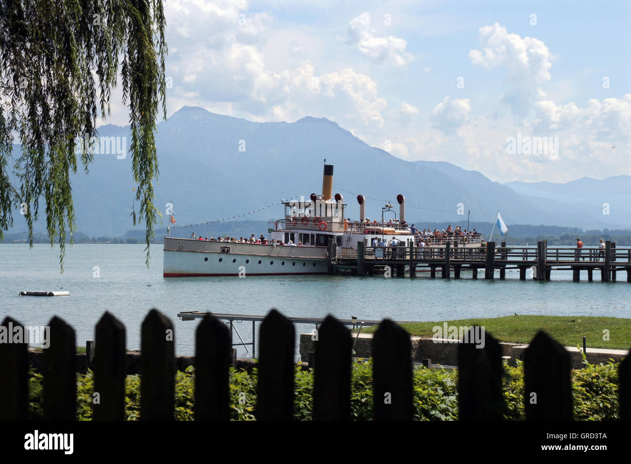 Vista sul lago di Chiemsee Foto Stock