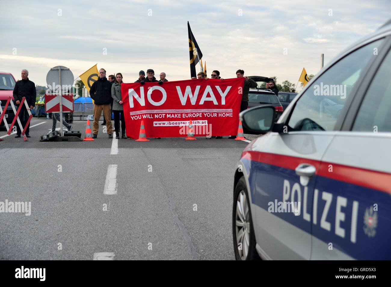 17. Oktober 2015 Blocco Grenzübergang Nickesldorf Foto Stock