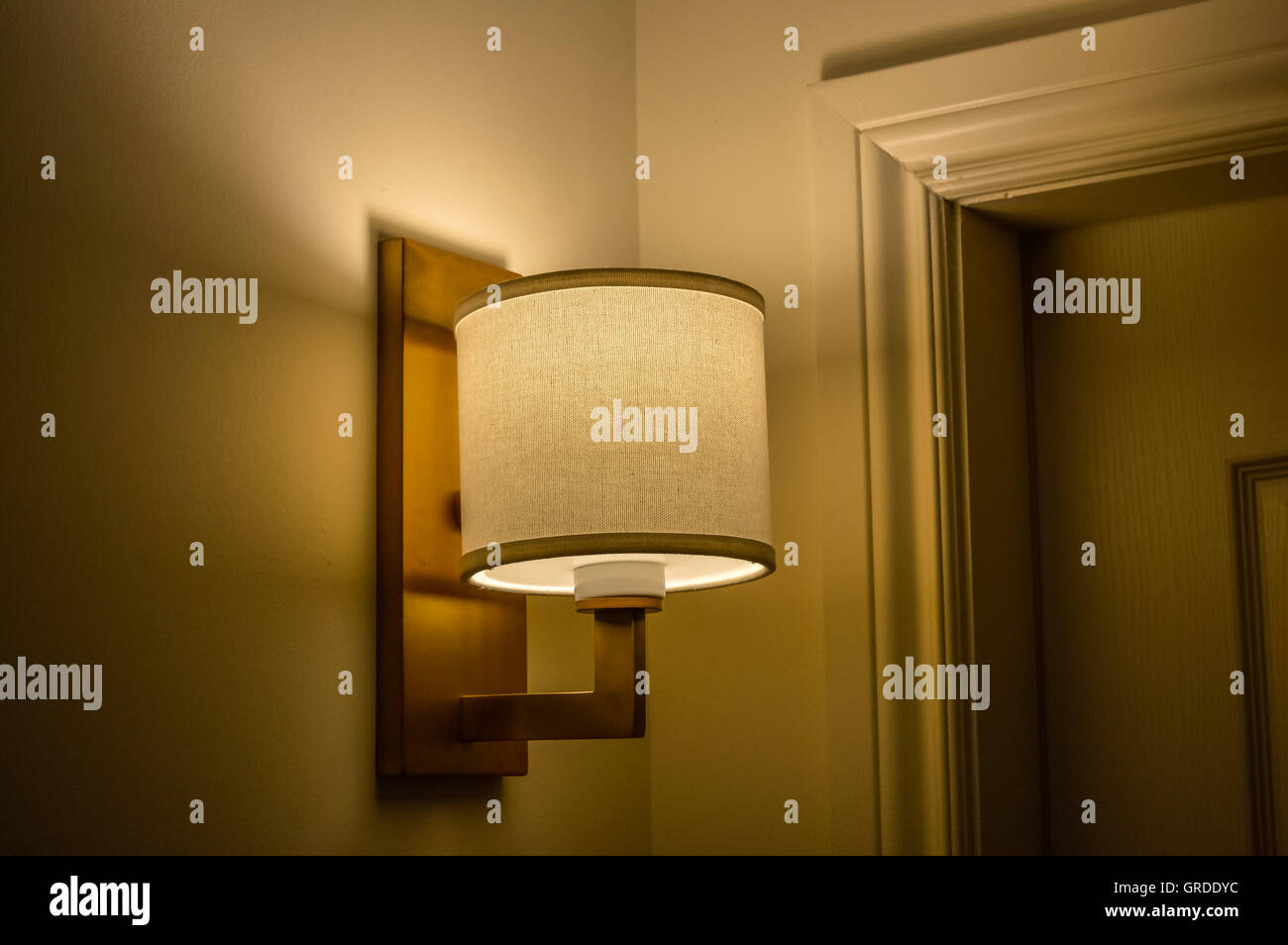 Lampada da parete in ombra a lungo velocità otturatore Foto Stock