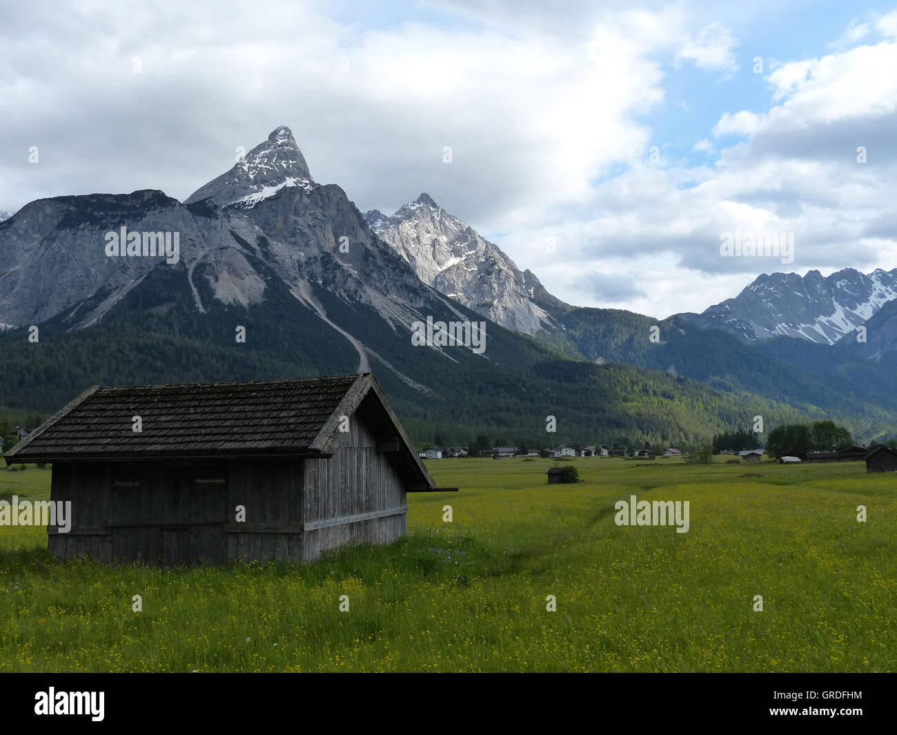 In montagna, Ehrwald in Tirolo, Sonnenspitze, Austria, Europa Foto Stock