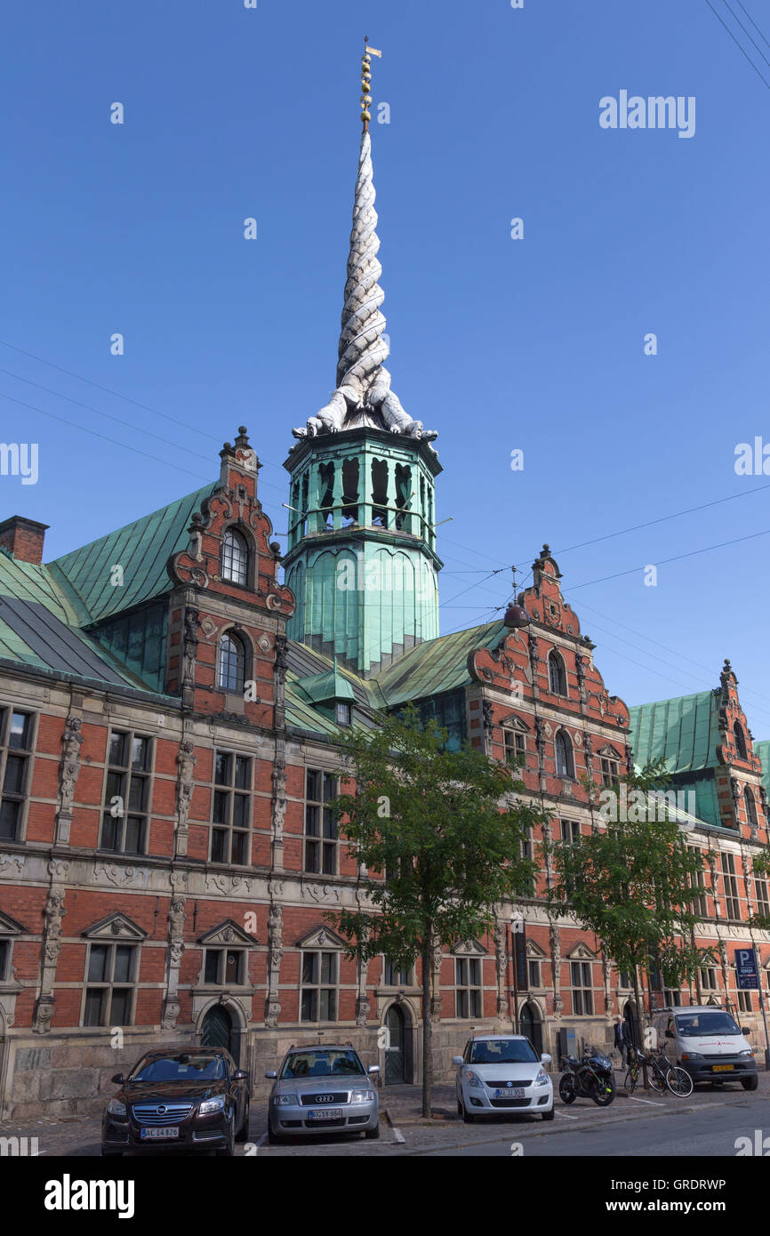 Torre di Borsa nel centro della città di Copenhagen, Danimarca Foto Stock