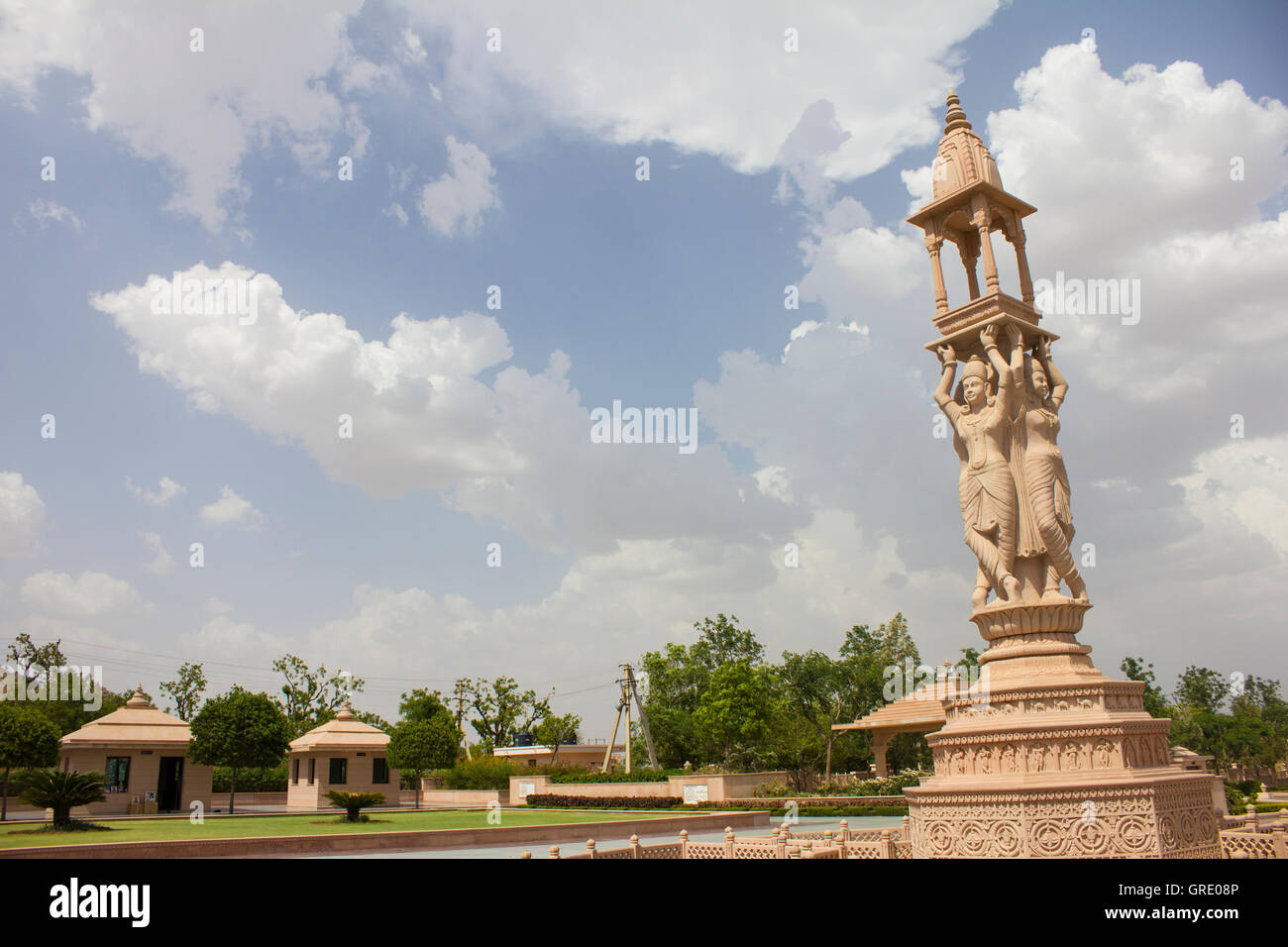 Nareli tempio Jain sotto il cielo Foto Stock