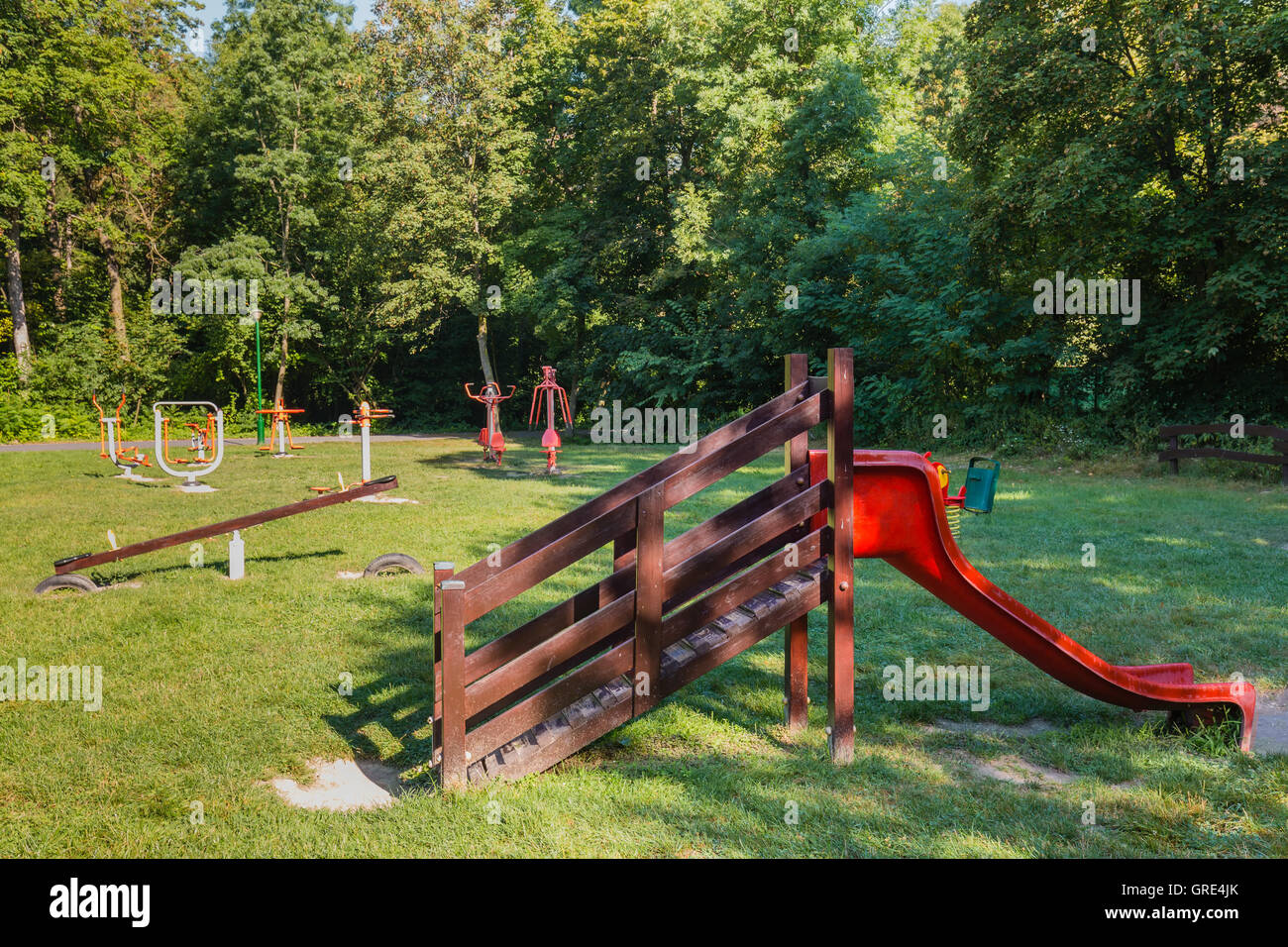 Luogo rilassante nel parco vicino castello medievale a MOSONMAGYAROVAR, Ungheria Foto Stock