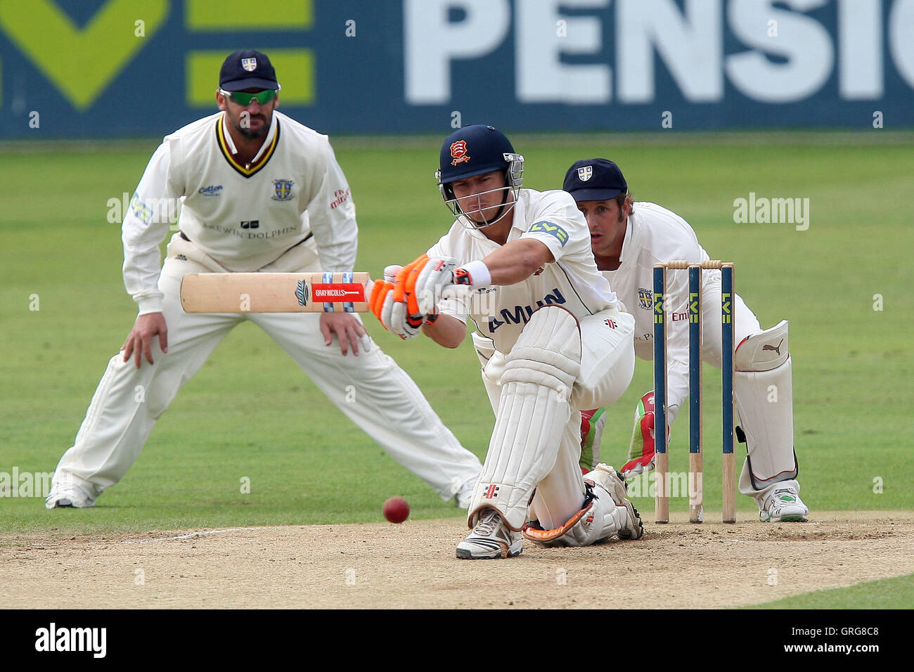 Jaik Mickleburgh in azione di ovatta per Essex - Essex CCC vs Durham CCC - LV County Cricket campionato presso la Ford County Ground, Chelmsford - 09/09/10 Foto Stock