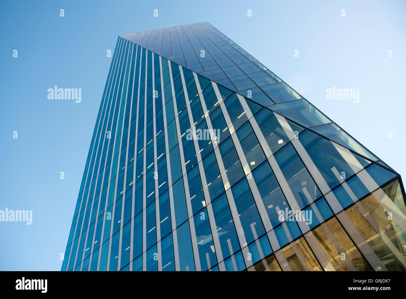 Vetro contemporaneo edificio per uffici a Londra Foto Stock