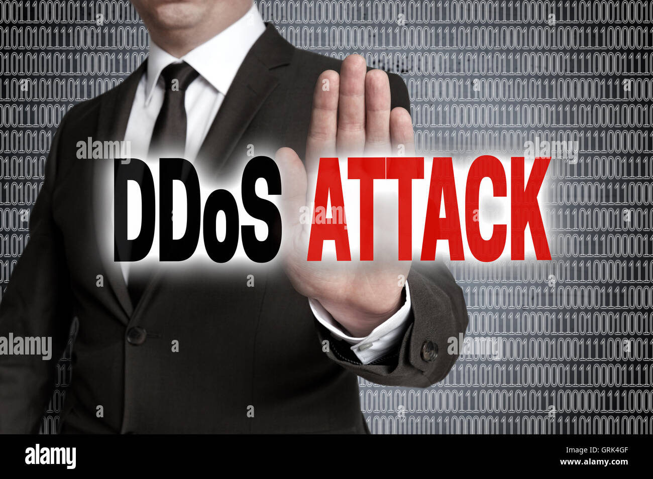 Attacco DDoS con matrice è rappresentato da parte dell'imprenditore. Foto Stock