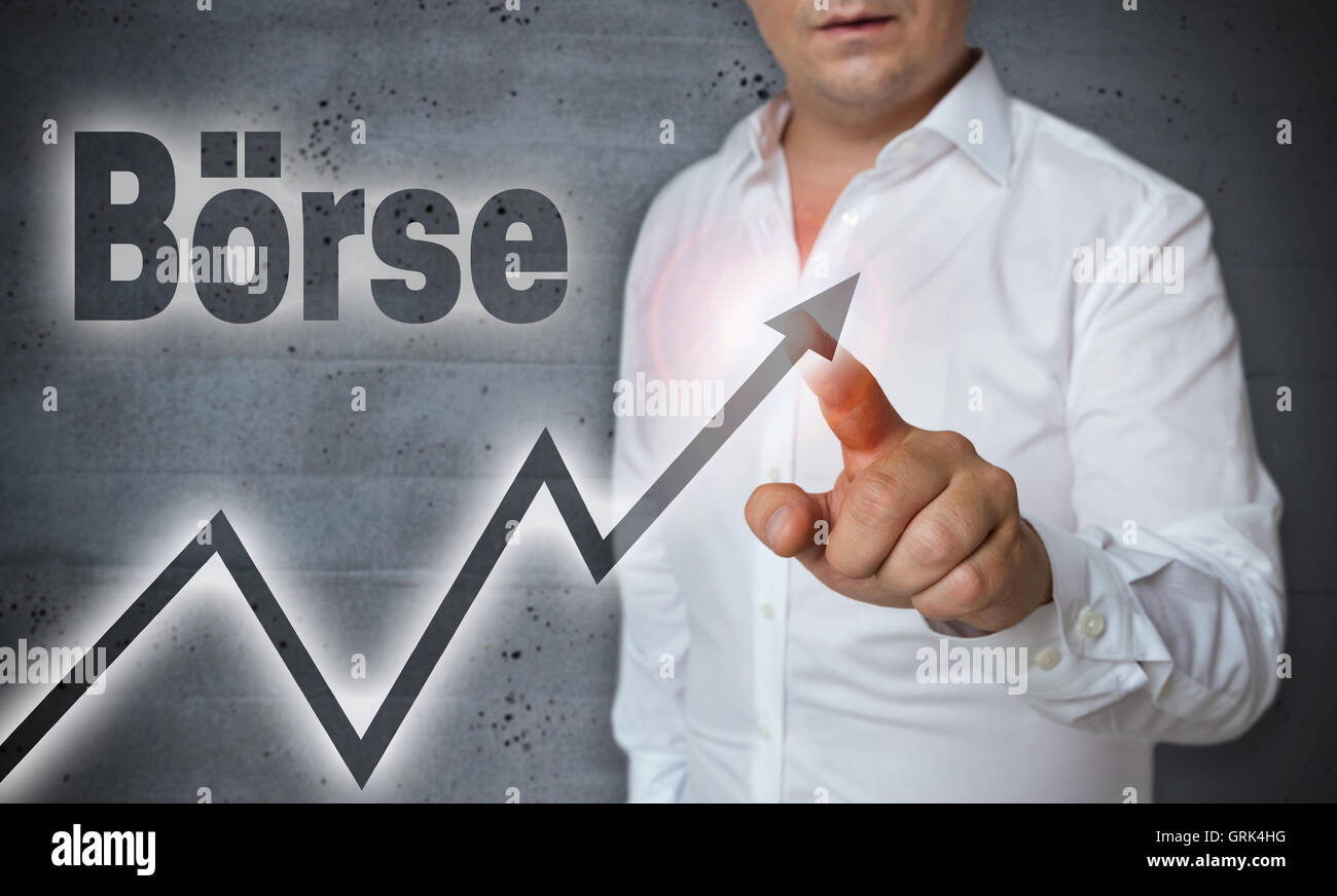 Boerse (in borsa tedesco) Il touchscreen è operato dall'uomo. Foto Stock
