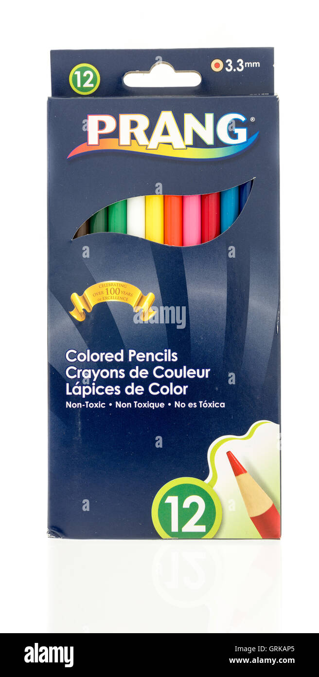 Winneconne, WI - 20 agosto 2016: Pacchetto di Prang matite colorate su un isolato sfondo. Foto Stock